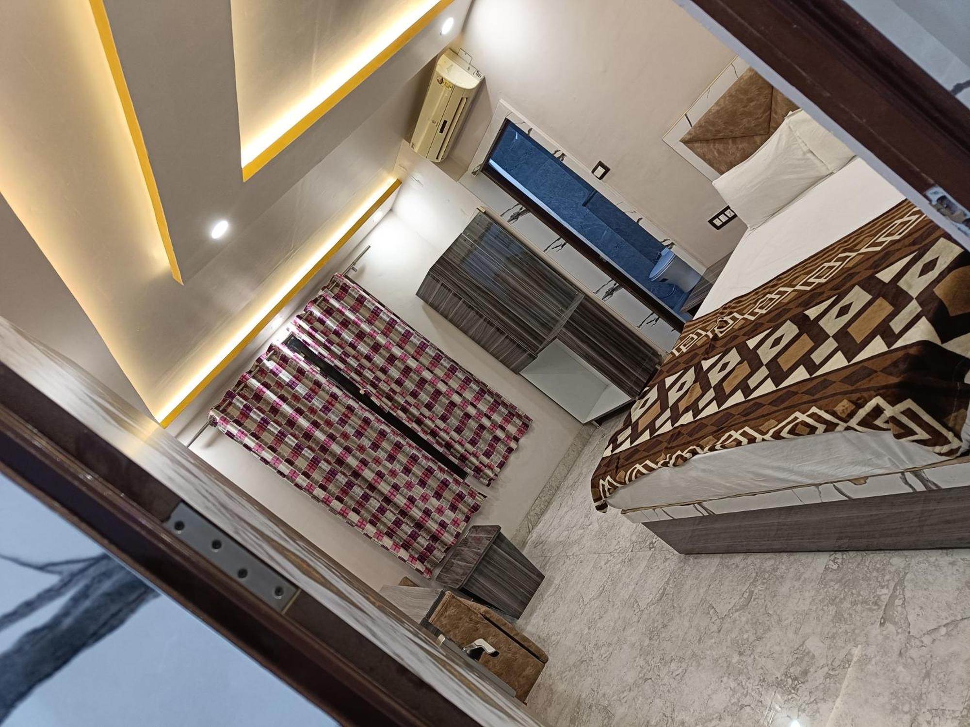 Pragya International Hotel Varanasi Luaran gambar