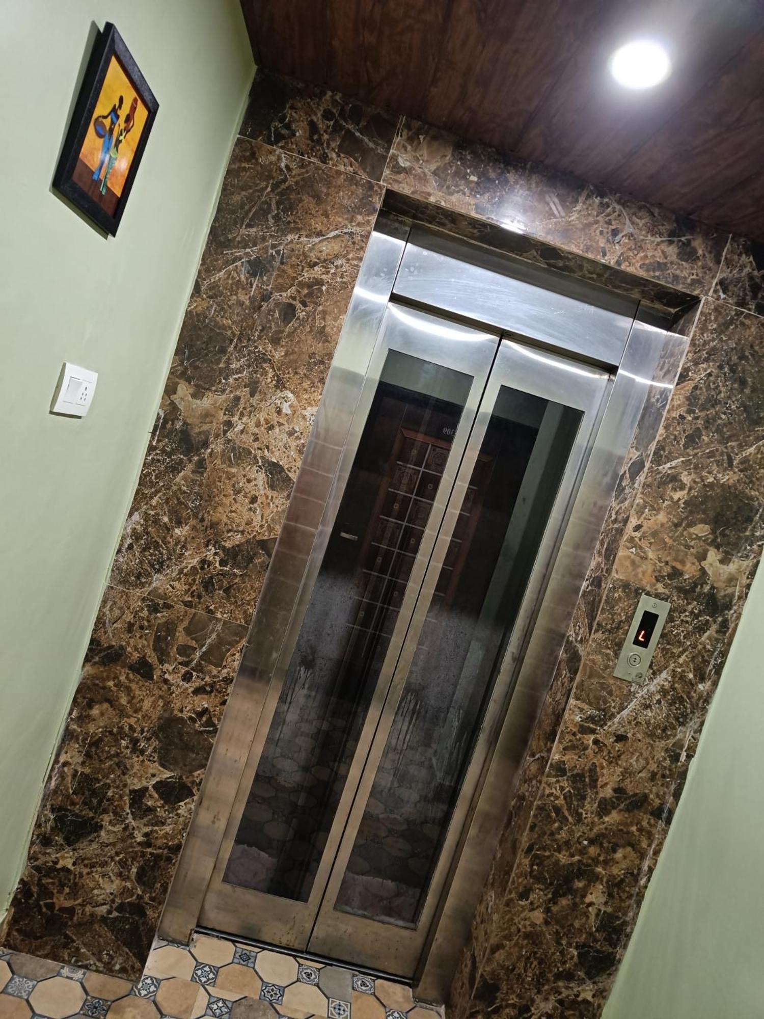 Pragya International Hotel Varanasi Luaran gambar
