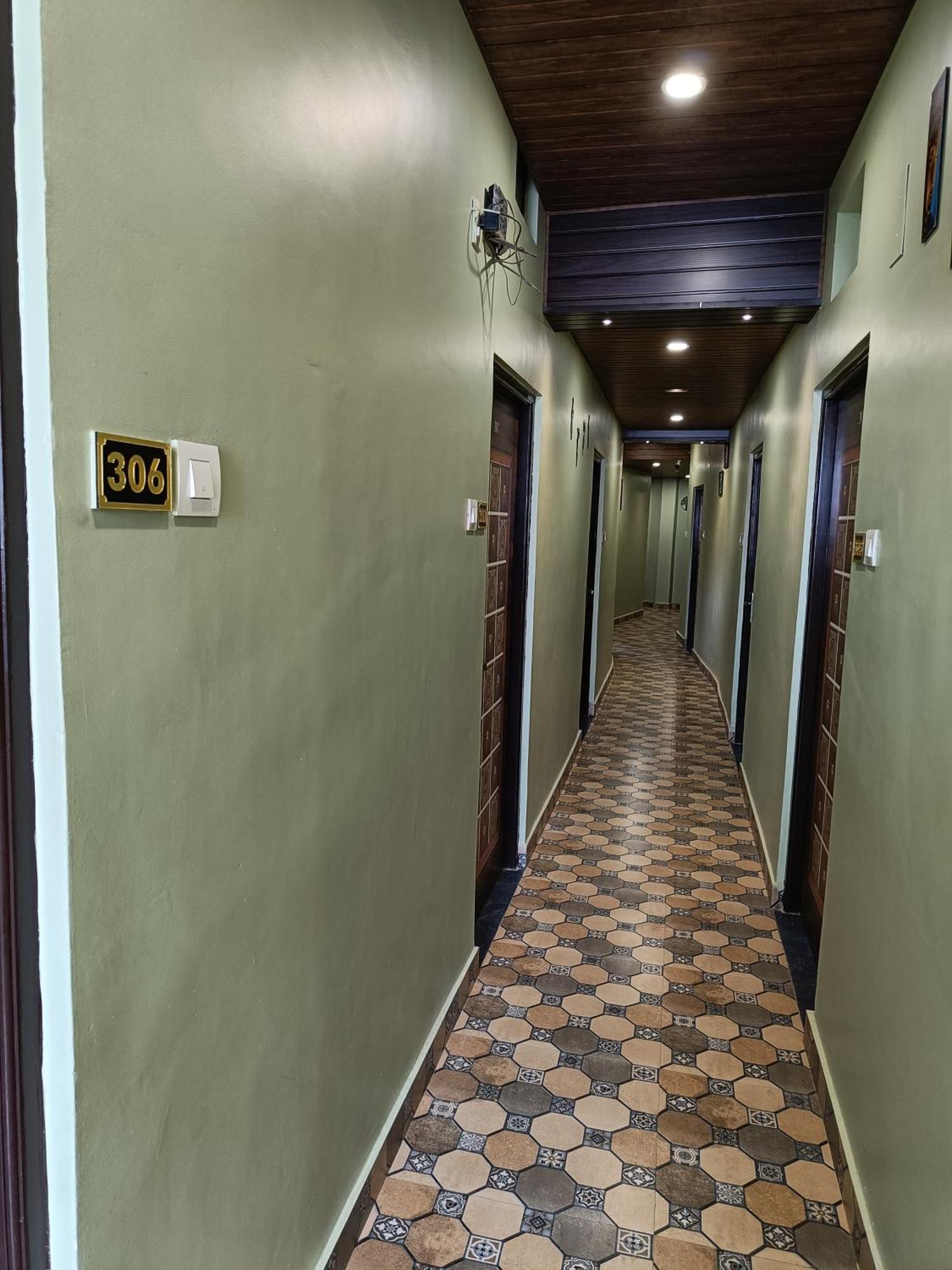 Pragya International Hotel Varanasi Luaran gambar